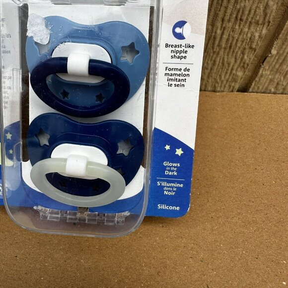 New Lot Nuk Blue Silicone Orthodontic Pacifiers Glow In The Dark 6-18 Months - Picture 2 of 3